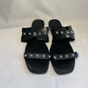 Black MARC FISHER size 7 women sandals with metal detail ✨